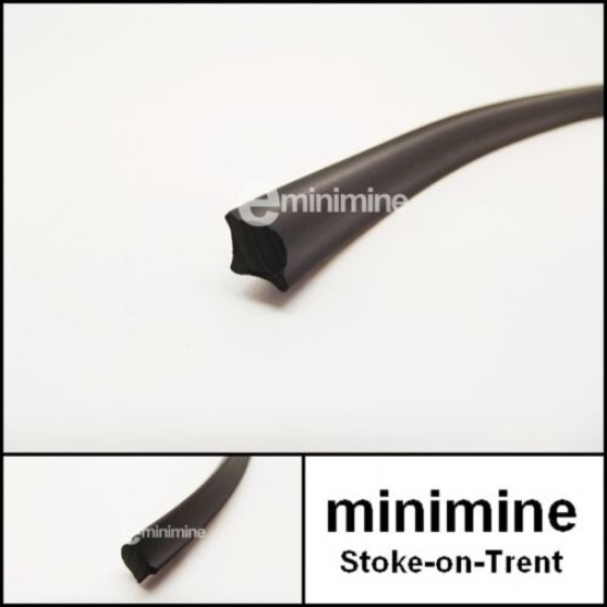 Windscreen Filler Bead Trim Black Rubber Strip Front or Rear 3m